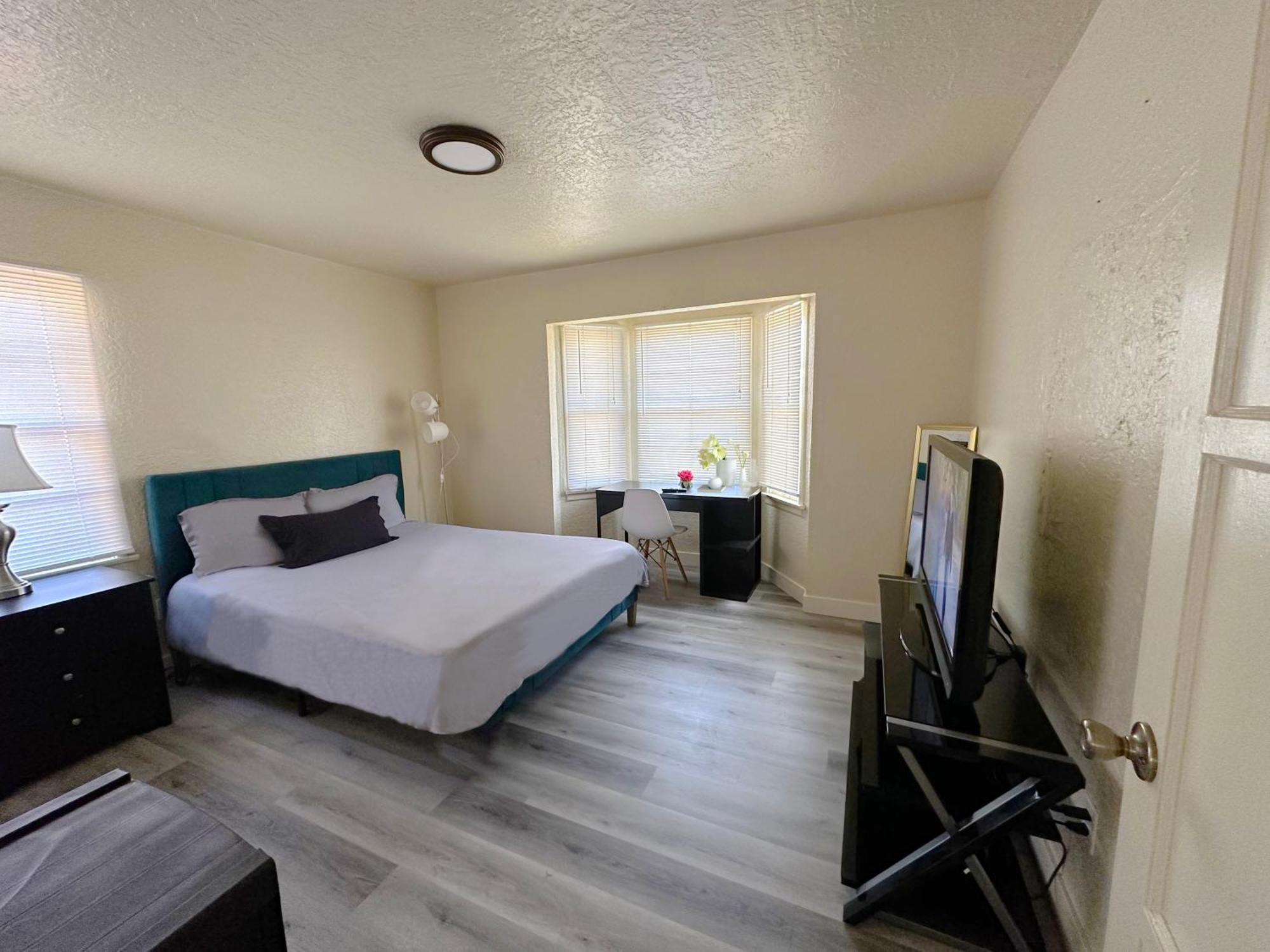 Entire Lovely 3-Bedroom Home W Yard, Parking Chula Vista Esterno foto