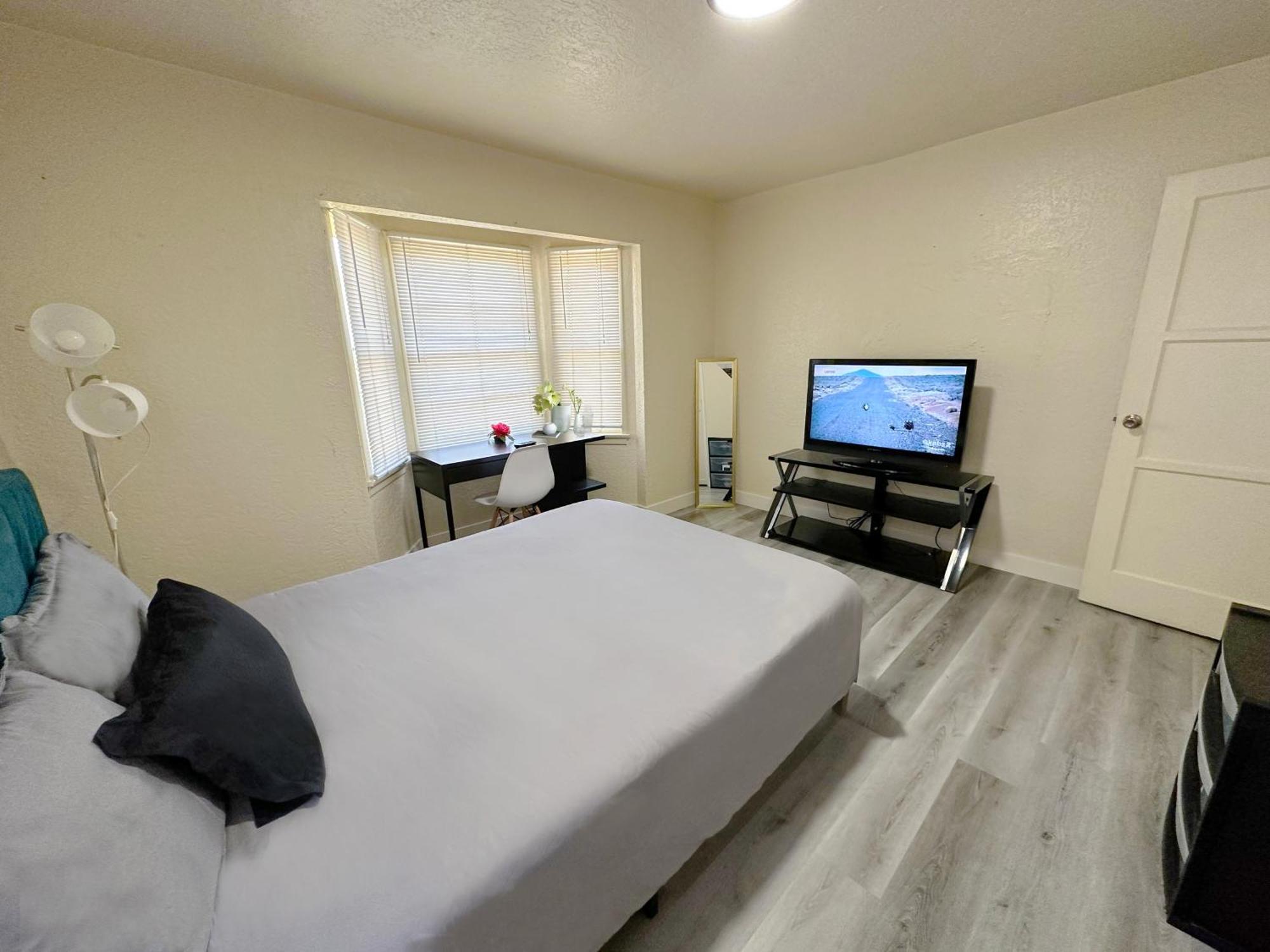 Entire Lovely 3-Bedroom Home W Yard, Parking Chula Vista Esterno foto
